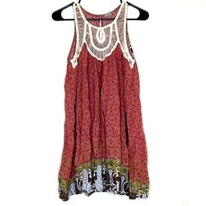 JODIFL Rose & Green Sleeveless Shift top w/ Ivory Crochet Size S